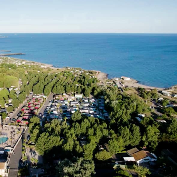 Camping Californie Plage - Vid&eacute;o - Vue a&eacute;rienne des location et des emplacement vue mer
