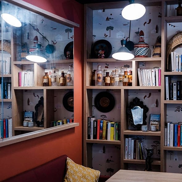 Camping Zelaia - Restauration - D&eacute;coration de la salle du restaurant le Kaxu