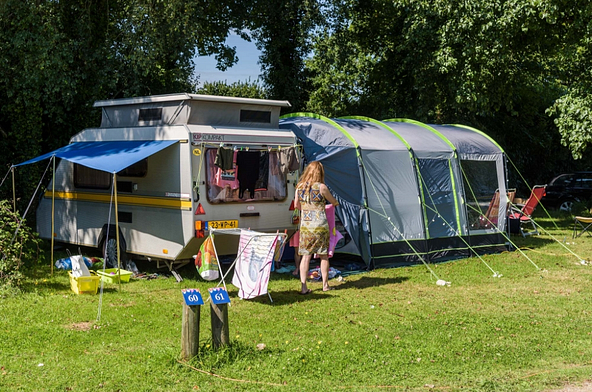 Domaine de Mesqueau, caravan pitches with a tent