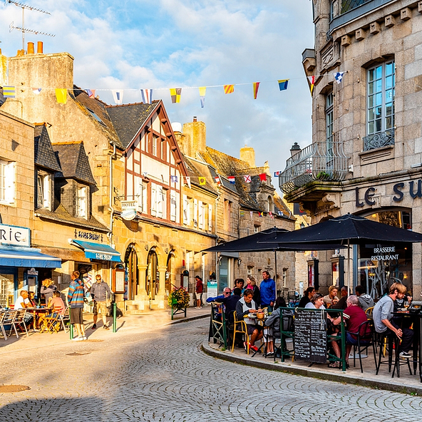 Roscoff town centre and restaurants