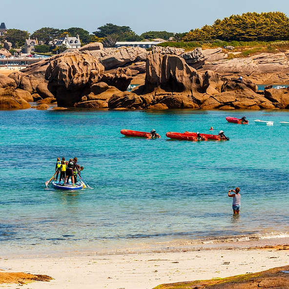 Stand up paddle board for several people in Trégastel