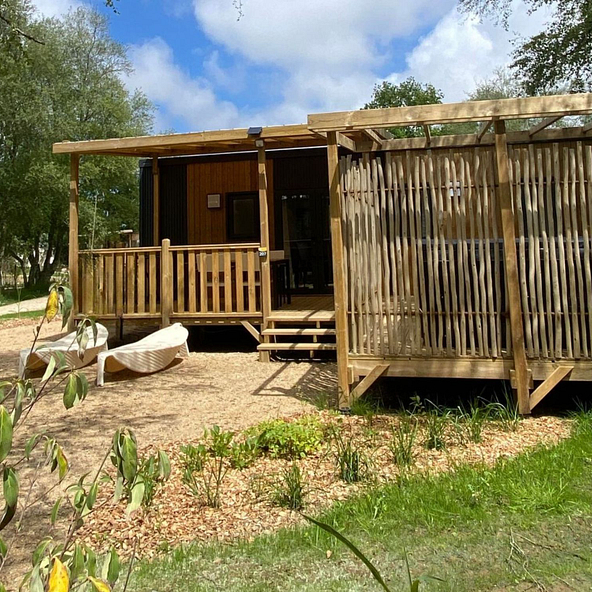 Lodge Premium avec SPA privatif au Domaine de Mesqueau camping à Plougasnou en Bretagne