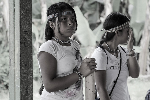 2 junge Frauen aus dem indigenen Reservat San Lorenzo - Campingplatz Fréjus Ecolodge L‘Etoile d\'Argens
