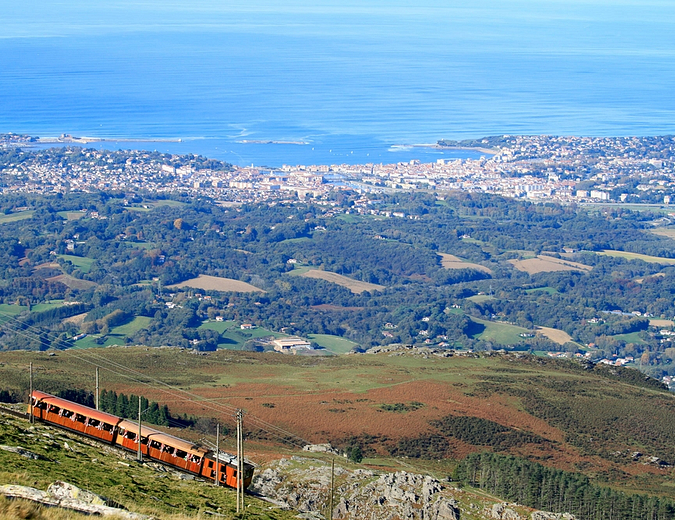 Camping Zelaia - El camping - A los pies del macizo de La Rhune